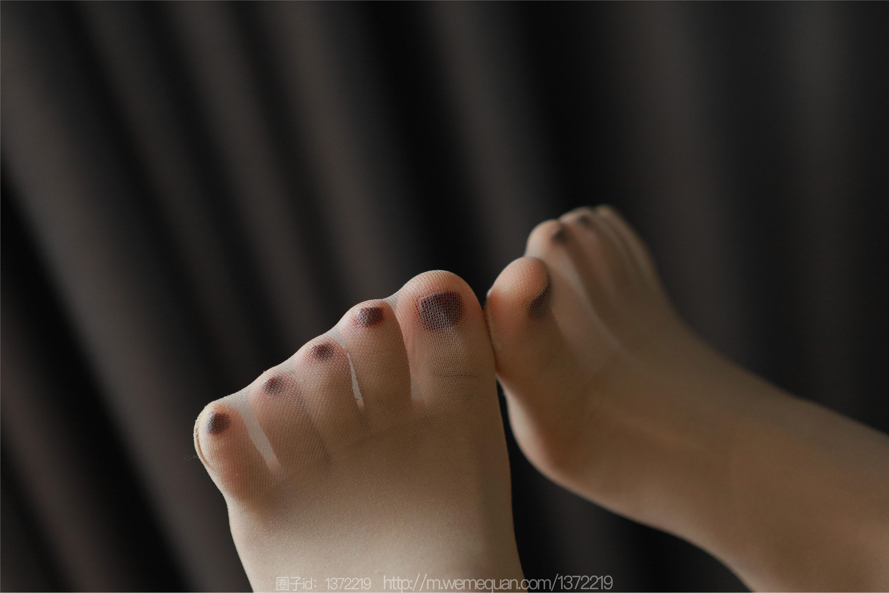 IESS异思趣向  2023.07.04 丝享家 1471 小金《咖色吊带短裙》